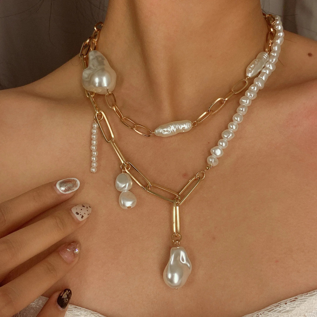 Eleonor Pearl Necklace