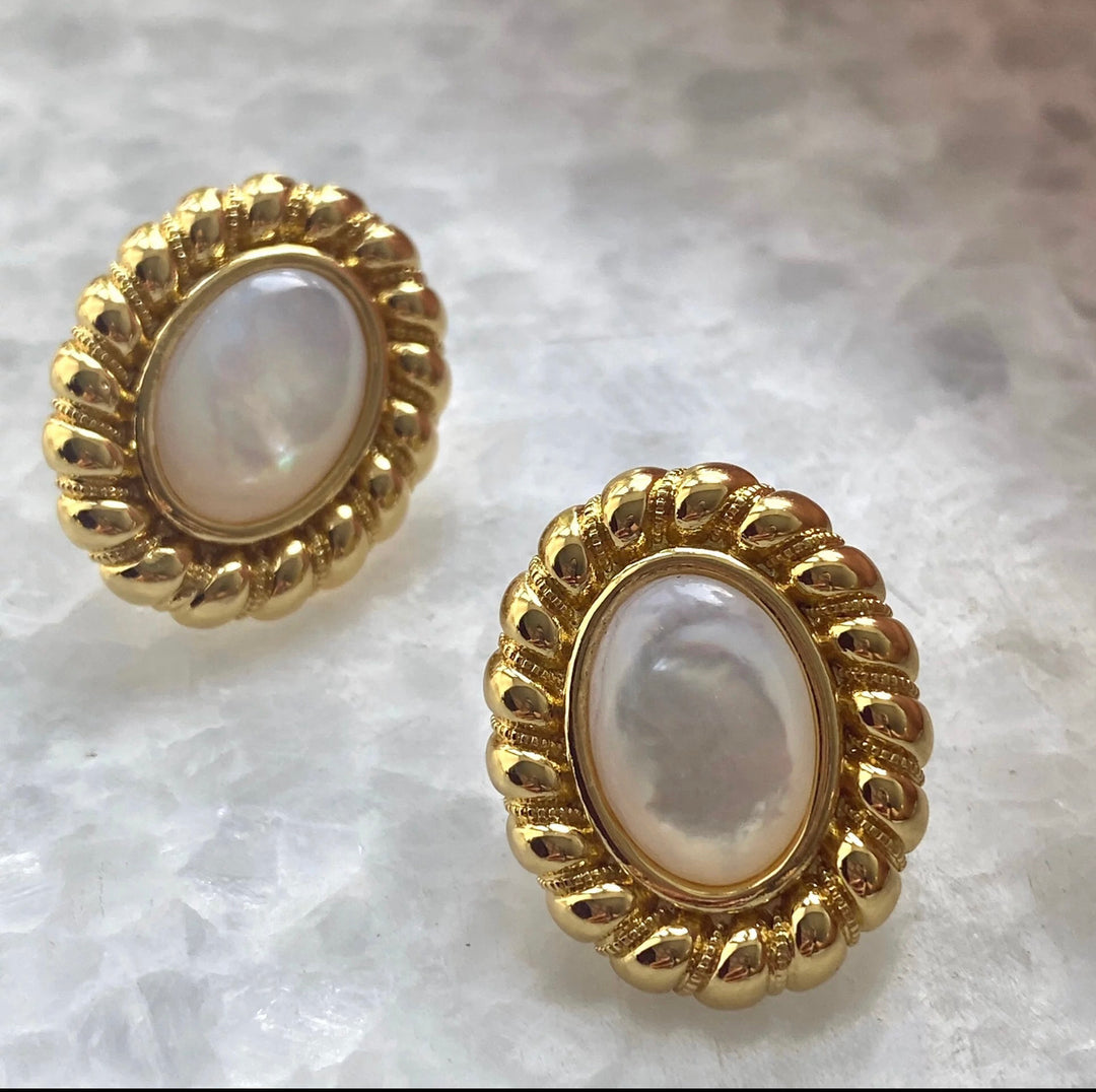 Moana Pearl Stud Earrings