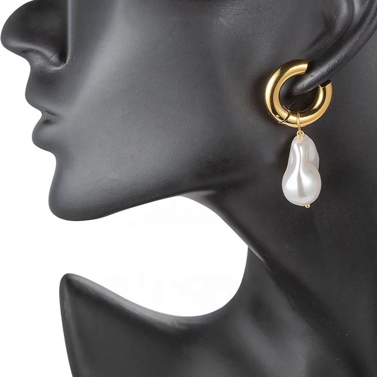 Kelly Pearl Earrings