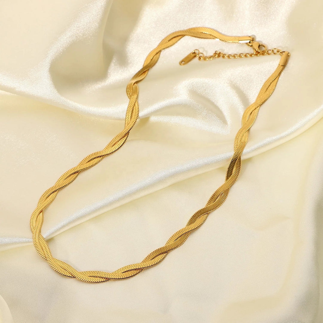 Kasa Twisted Necklace