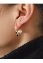 Load image into Gallery viewer, Kelly Pearl Hug Earrings
