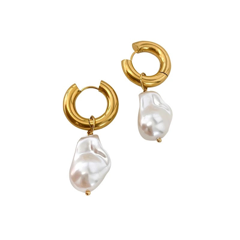 Kelly Pearl Earrings