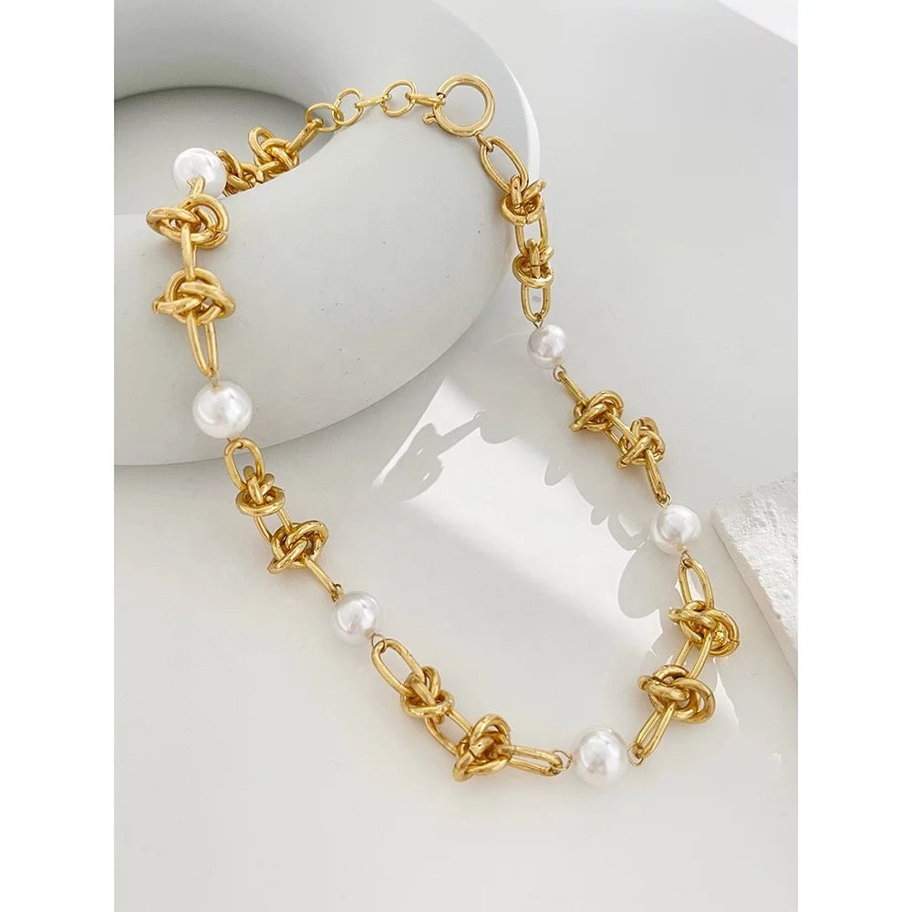 Linked Pearl Chain Necklace