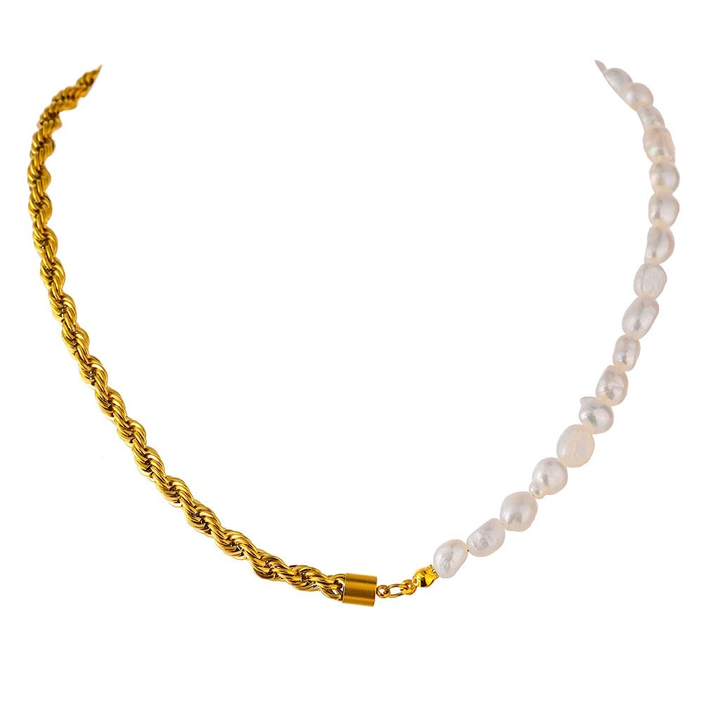 Audry Pearl Necklace